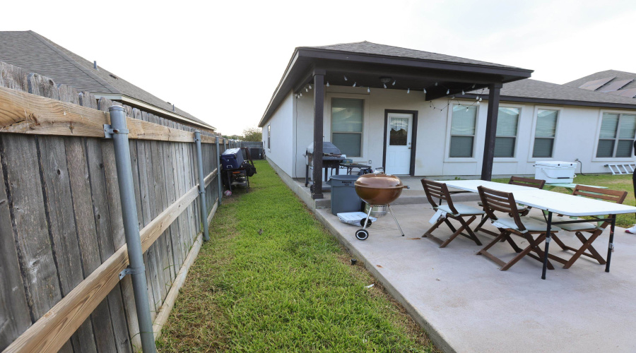 105 Spanish Oak Dr, Laredo, Texas 78045, 4 Bedrooms Bedrooms, 6 Rooms Rooms,3 BathroomsBathrooms,Residential,For Sale,105 Spanish Oak Dr,20255288