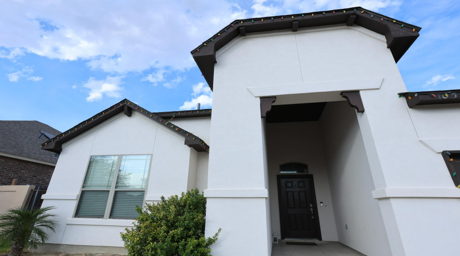 105 Spanish Oak Dr, Laredo, Texas 78045, 4 Bedrooms Bedrooms, 6 Rooms Rooms,3 BathroomsBathrooms,Residential,For Sale,105 Spanish Oak Dr,20255288