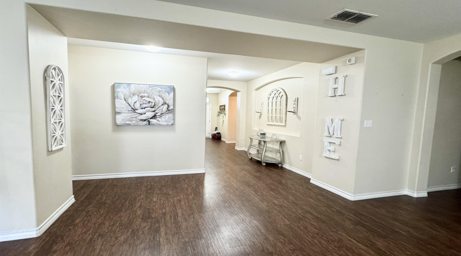 105 Spanish Oak Dr, Laredo, Texas 78045, 4 Bedrooms Bedrooms, 6 Rooms Rooms,3 BathroomsBathrooms,Residential,For Sale,105 Spanish Oak Dr,20255288