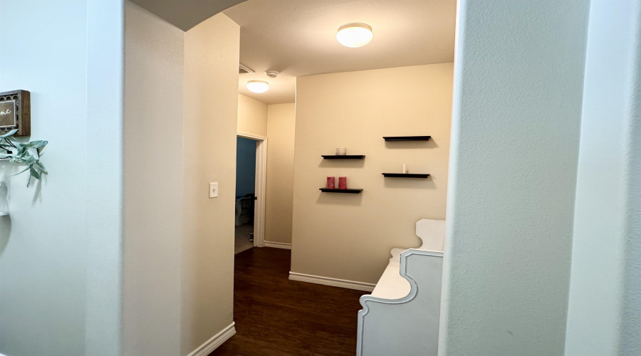 105 Spanish Oak Dr, Laredo, Texas 78045, 4 Bedrooms Bedrooms, 6 Rooms Rooms,3 BathroomsBathrooms,Residential,For Sale,105 Spanish Oak Dr,20255288