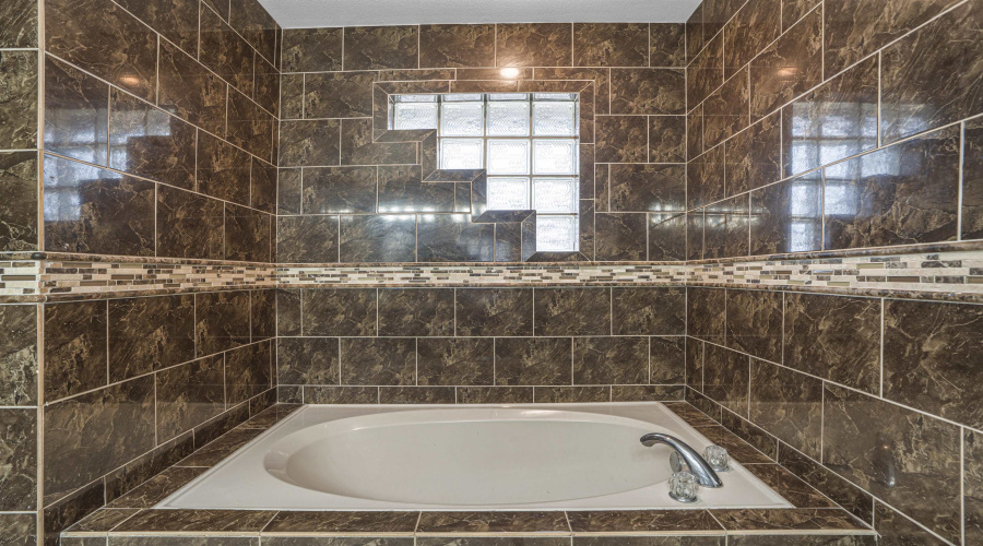 241 North Beach Ln, Laredo, Texas 78041, 4 Bedrooms Bedrooms, 7 Rooms Rooms,3 BathroomsBathrooms,Residential,For Sale,241 North Beach Ln,20255290