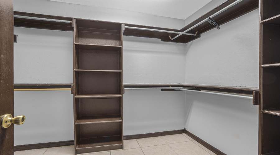 241 North Beach Ln, Laredo, Texas 78041, 4 Bedrooms Bedrooms, 7 Rooms Rooms,3 BathroomsBathrooms,Residential,For Sale,241 North Beach Ln,20255290