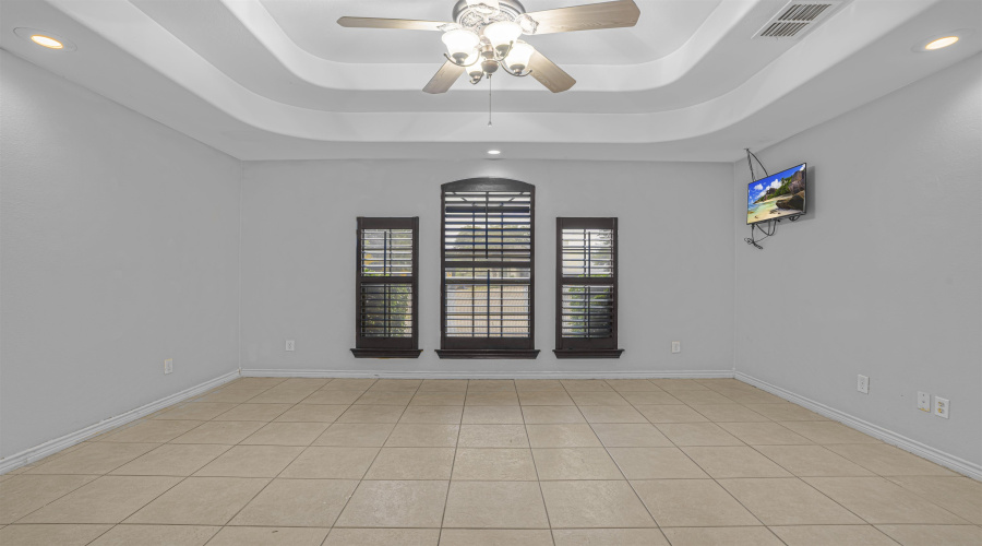 241 North Beach Ln, Laredo, Texas 78041, 4 Bedrooms Bedrooms, 7 Rooms Rooms,3 BathroomsBathrooms,Residential,For Sale,241 North Beach Ln,20255290