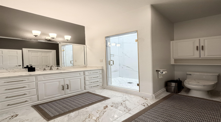 115 Crenshaw Dr, Laredo, Texas 78045, 3 Bedrooms Bedrooms, 9 Rooms Rooms,4 BathroomsBathrooms,Residential,For Sale,115 Crenshaw Dr,20255291