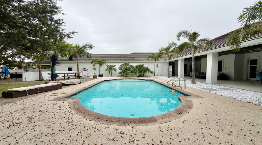 115 Crenshaw Dr, Laredo, Texas 78045, 3 Bedrooms Bedrooms, 9 Rooms Rooms,4 BathroomsBathrooms,Residential,For Sale,115 Crenshaw Dr,20255291