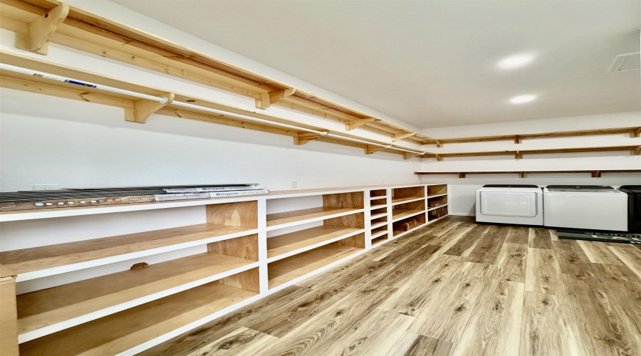 115 Crenshaw Dr, Laredo, Texas 78045, 3 Bedrooms Bedrooms, 9 Rooms Rooms,4 BathroomsBathrooms,Residential,For Sale,115 Crenshaw Dr,20255291