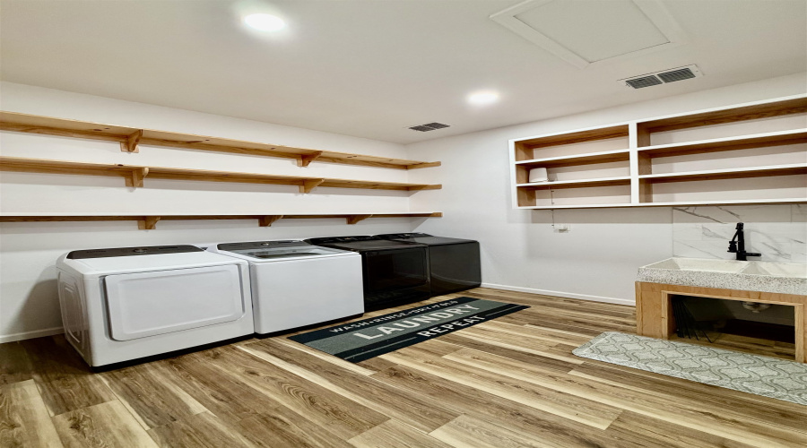 115 Crenshaw Dr, Laredo, Texas 78045, 3 Bedrooms Bedrooms, 9 Rooms Rooms,4 BathroomsBathrooms,Residential,For Sale,115 Crenshaw Dr,20255291