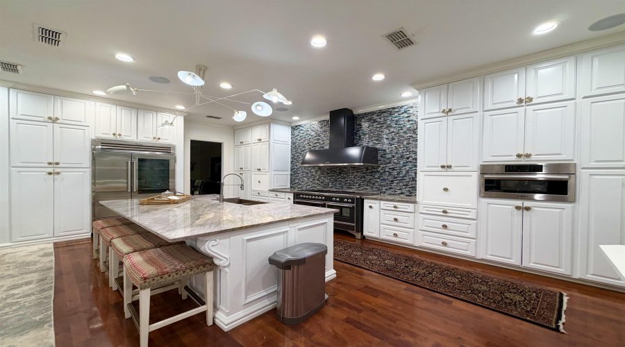 115 Crenshaw Dr, Laredo, Texas 78045, 3 Bedrooms Bedrooms, 9 Rooms Rooms,4 BathroomsBathrooms,Residential,For Sale,115 Crenshaw Dr,20255291