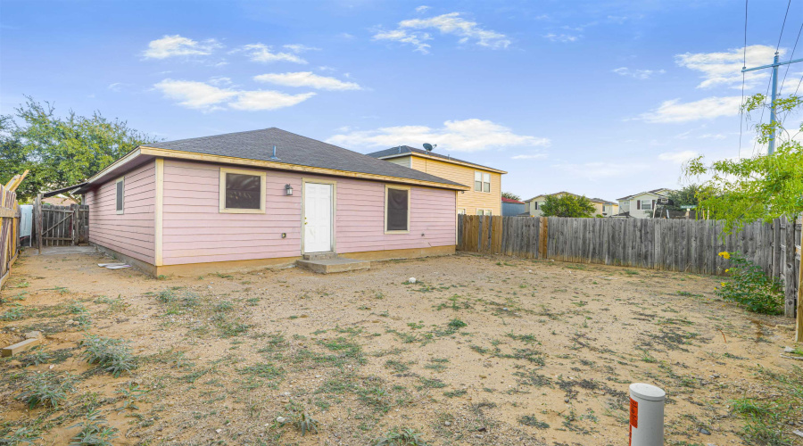 14119 Fawn Dr, LAREDO, Texas 78045, 4 Bedrooms Bedrooms, 6 Rooms Rooms,2 BathroomsBathrooms,Residential,For Rent,14119 Fawn Dr,20255292