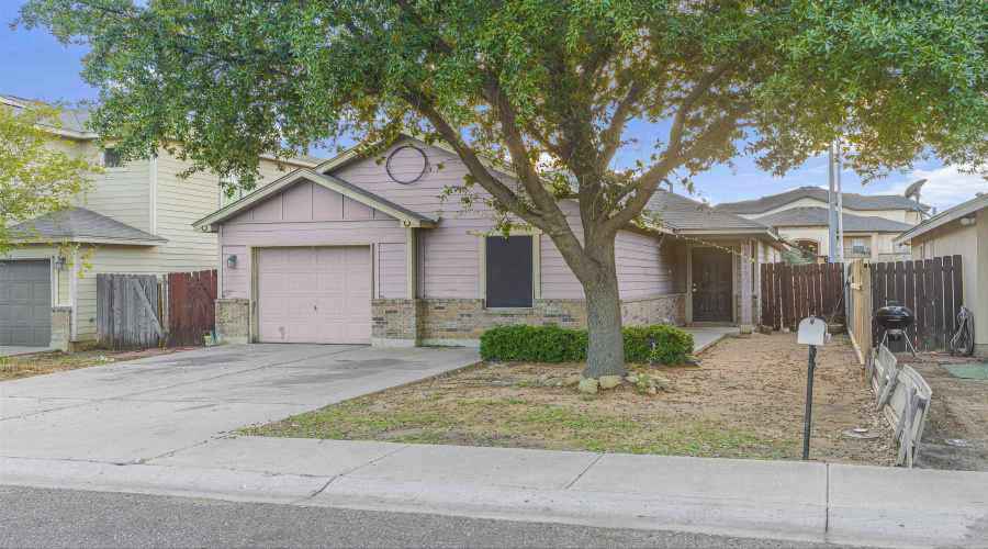 14119 Fawn Dr, LAREDO, Texas 78045, 4 Bedrooms Bedrooms, 6 Rooms Rooms,2 BathroomsBathrooms,Residential,For Rent,14119 Fawn Dr,20255292