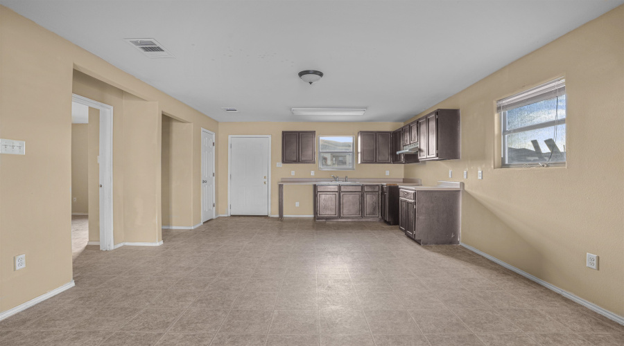 14119 Fawn Dr, LAREDO, Texas 78045, 4 Bedrooms Bedrooms, 6 Rooms Rooms,2 BathroomsBathrooms,Residential,For Rent,14119 Fawn Dr,20255292