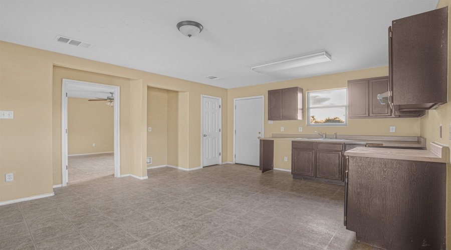 14119 Fawn Dr, LAREDO, Texas 78045, 4 Bedrooms Bedrooms, 6 Rooms Rooms,2 BathroomsBathrooms,Residential,For Rent,14119 Fawn Dr,20255292