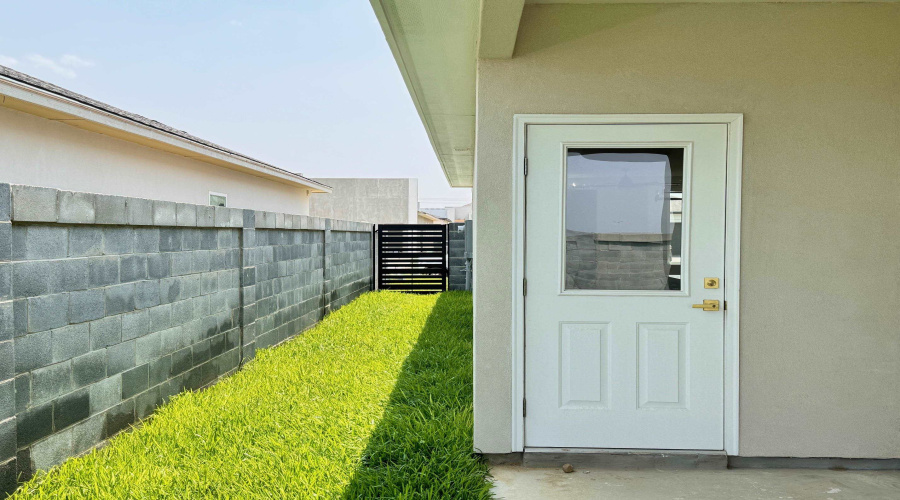 1405 Eagles LN, LAREDO, Texas 78045, 3 Bedrooms Bedrooms, 5 Rooms Rooms,2 BathroomsBathrooms,Residential,For Rent,1405 Eagles LN,20255294