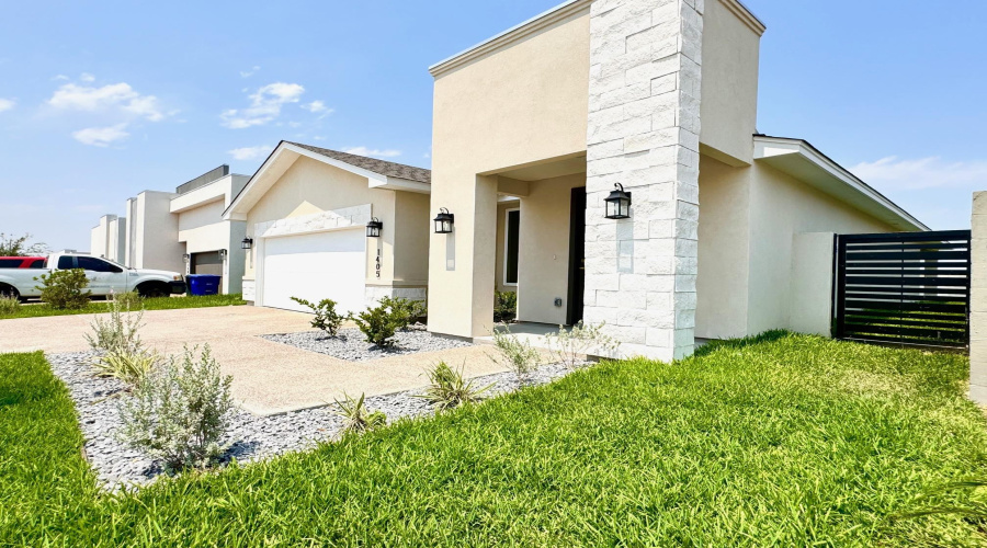 1405 Eagles LN, LAREDO, Texas 78045, 3 Bedrooms Bedrooms, 5 Rooms Rooms,2 BathroomsBathrooms,Residential,For Rent,1405 Eagles LN,20255294