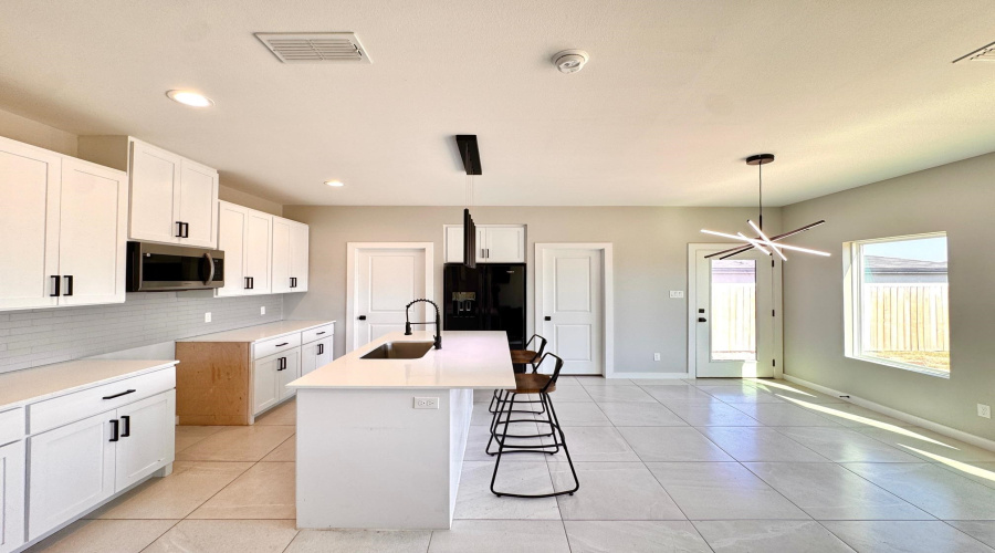 5701 Kylee Dr., LAREDO, Texas 78043, 3 Bedrooms Bedrooms, 5 Rooms Rooms,2 BathroomsBathrooms,Residential,For Sale,5701 Kylee Dr.,20255295