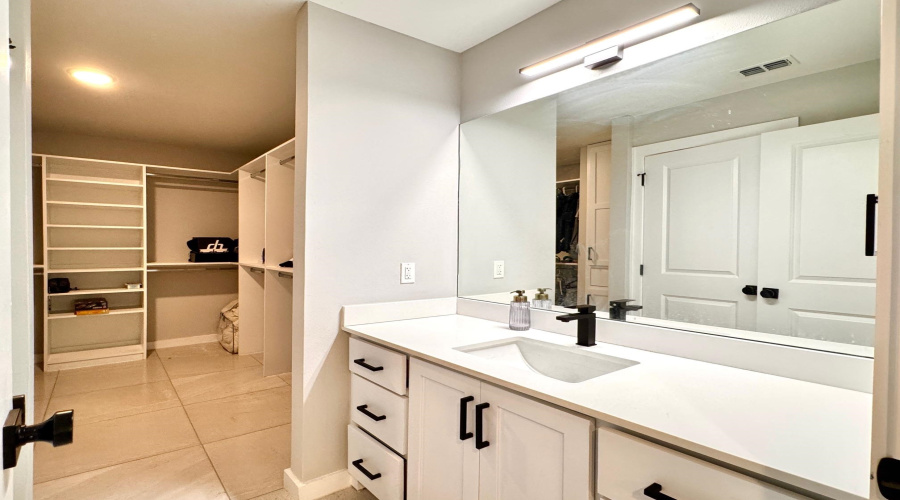 5701 Kylee Dr., LAREDO, Texas 78043, 3 Bedrooms Bedrooms, 5 Rooms Rooms,2 BathroomsBathrooms,Residential,For Sale,5701 Kylee Dr.,20255295