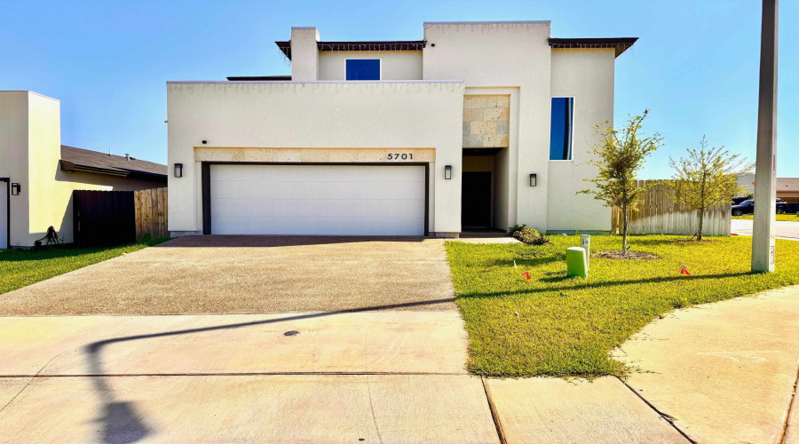 5701 Kylee Dr., LAREDO, Texas 78043, 3 Bedrooms Bedrooms, 5 Rooms Rooms,2 BathroomsBathrooms,Residential,For Sale,5701 Kylee Dr.,20255295