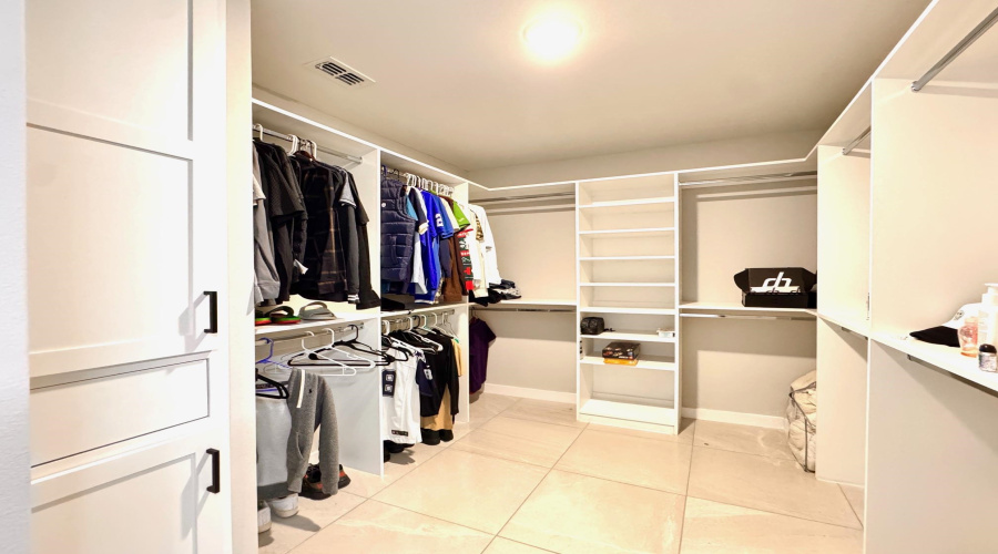 5701 Kylee Dr., LAREDO, Texas 78043, 3 Bedrooms Bedrooms, 5 Rooms Rooms,2 BathroomsBathrooms,Residential,For Sale,5701 Kylee Dr.,20255295