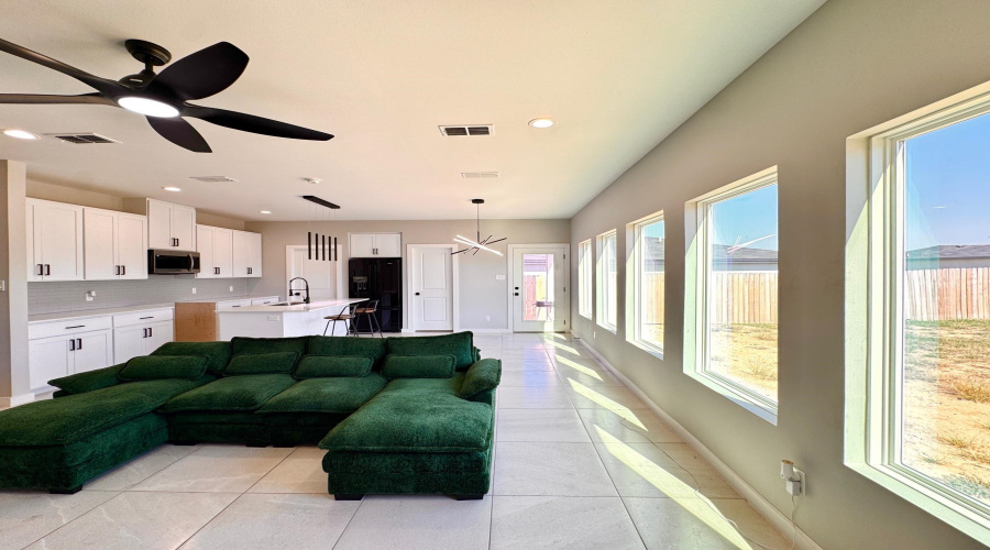 5701 Kylee Dr., LAREDO, Texas 78043, 3 Bedrooms Bedrooms, 5 Rooms Rooms,2 BathroomsBathrooms,Residential,For Sale,5701 Kylee Dr.,20255295