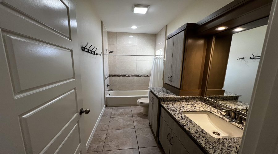 5703 Moses Lp., Laredo, Texas 78046, 3 Bedrooms Bedrooms, 5 Rooms Rooms,2 BathroomsBathrooms,Residential,For Sale,5703 Moses Lp.,20255296