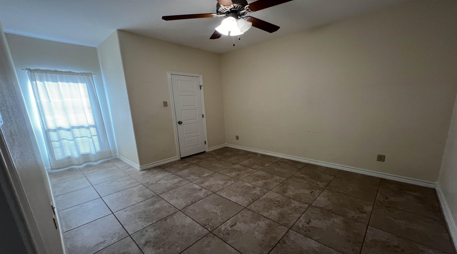 5703 Moses Lp., Laredo, Texas 78046, 3 Bedrooms Bedrooms, 5 Rooms Rooms,2 BathroomsBathrooms,Residential,For Sale,5703 Moses Lp.,20255296