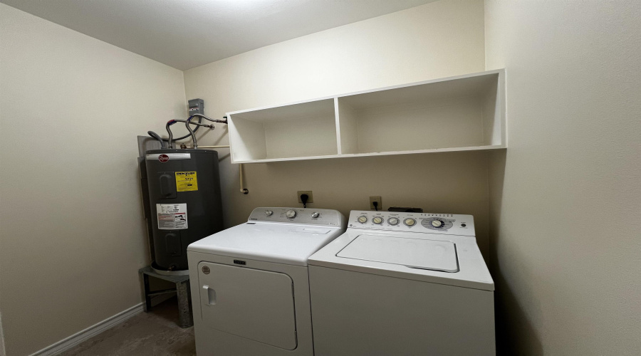 5703 Moses Lp., Laredo, Texas 78046, 3 Bedrooms Bedrooms, 5 Rooms Rooms,2 BathroomsBathrooms,Residential,For Sale,5703 Moses Lp.,20255296