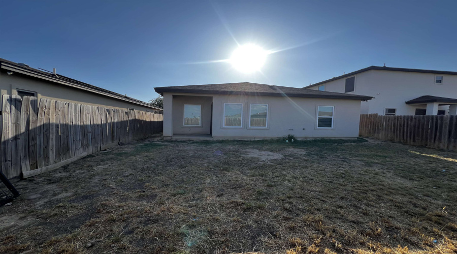 5703 Moses Lp., Laredo, Texas 78046, 3 Bedrooms Bedrooms, 5 Rooms Rooms,2 BathroomsBathrooms,Residential,For Sale,5703 Moses Lp.,20255296