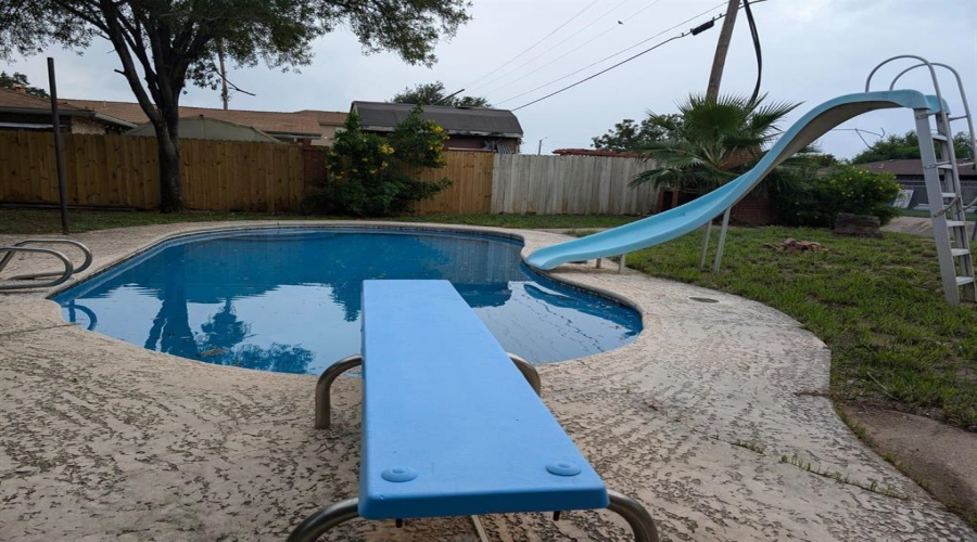 4710 Pita Dr, Laredo, Texas 78041-4920, 3 Bedrooms Bedrooms, 6 Rooms Rooms,2 BathroomsBathrooms,Residential,For Sale,4710 Pita Dr,20255298