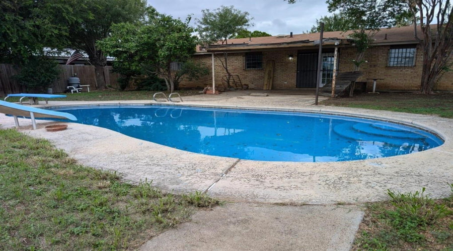 4710 Pita Dr, Laredo, Texas 78041-4920, 3 Bedrooms Bedrooms, 6 Rooms Rooms,2 BathroomsBathrooms,Residential,For Sale,4710 Pita Dr,20255298