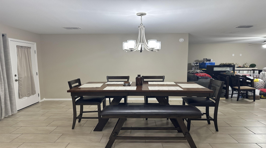 5510 Belmont Dr., Laredo, Texas 78046, 3 Bedrooms Bedrooms, 5 Rooms Rooms,2 BathroomsBathrooms,Residential,For Sale,5510 Belmont Dr.,20255300