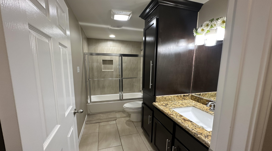 5510 Belmont Dr., Laredo, Texas 78046, 3 Bedrooms Bedrooms, 5 Rooms Rooms,2 BathroomsBathrooms,Residential,For Sale,5510 Belmont Dr.,20255300