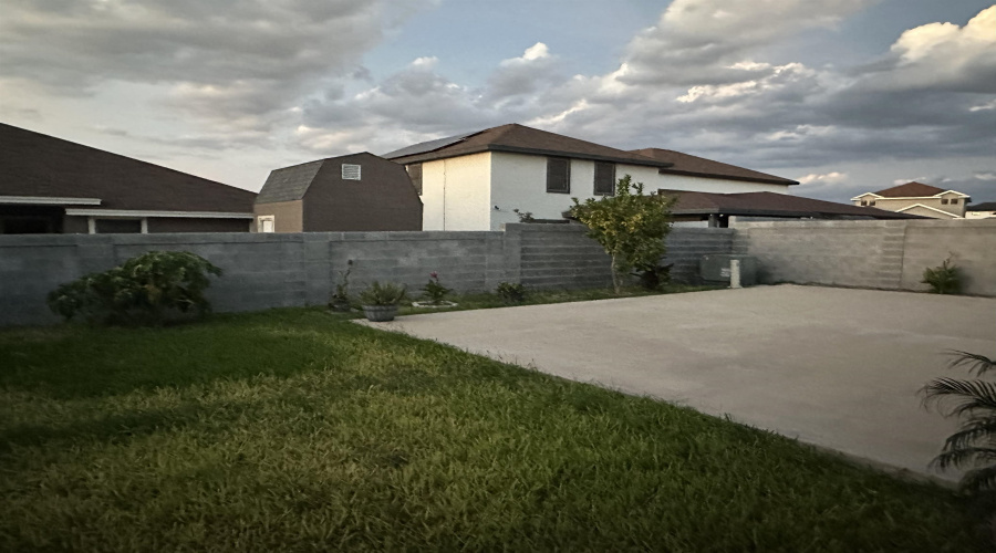 5510 Belmont Dr., Laredo, Texas 78046, 3 Bedrooms Bedrooms, 5 Rooms Rooms,2 BathroomsBathrooms,Residential,For Sale,5510 Belmont Dr.,20255300