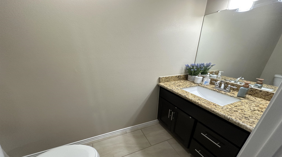 5510 Belmont Dr., Laredo, Texas 78046, 3 Bedrooms Bedrooms, 5 Rooms Rooms,2 BathroomsBathrooms,Residential,For Sale,5510 Belmont Dr.,20255300