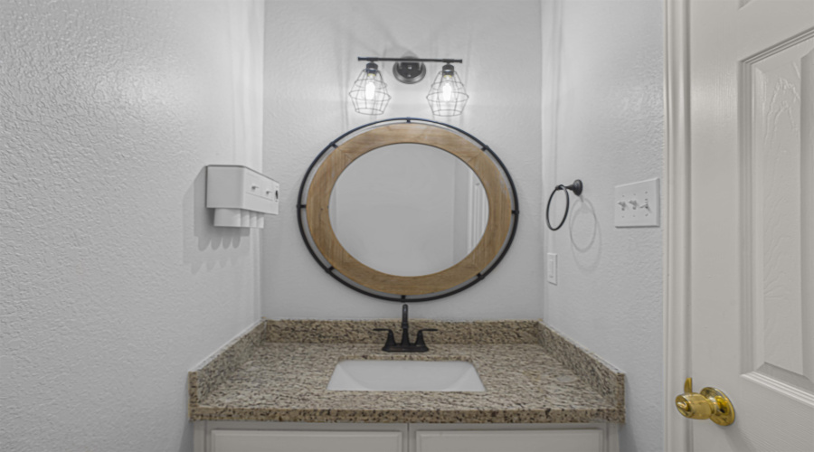 216 Red Cloud Dr, Laredo, Texas 78045-4184, 3 Bedrooms Bedrooms, 5 Rooms Rooms,2 BathroomsBathrooms,Residential,For Sale,216 Red Cloud Dr,20255301