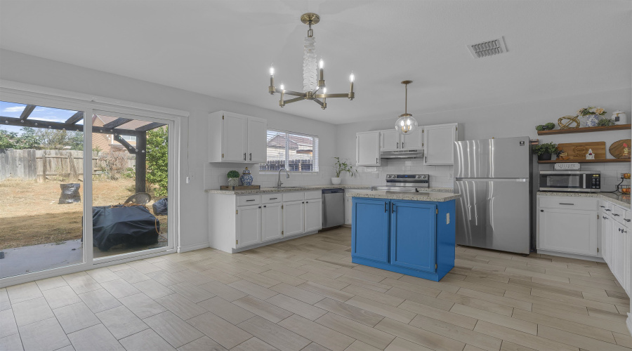 216 Red Cloud Dr, Laredo, Texas 78045-4184, 3 Bedrooms Bedrooms, 5 Rooms Rooms,2 BathroomsBathrooms,Residential,For Sale,216 Red Cloud Dr,20255301