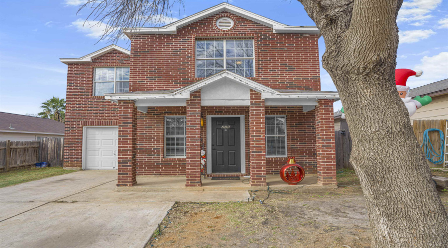 216 Red Cloud Dr, Laredo, Texas 78045-4184, 3 Bedrooms Bedrooms, 5 Rooms Rooms,2 BathroomsBathrooms,Residential,For Sale,216 Red Cloud Dr,20255301