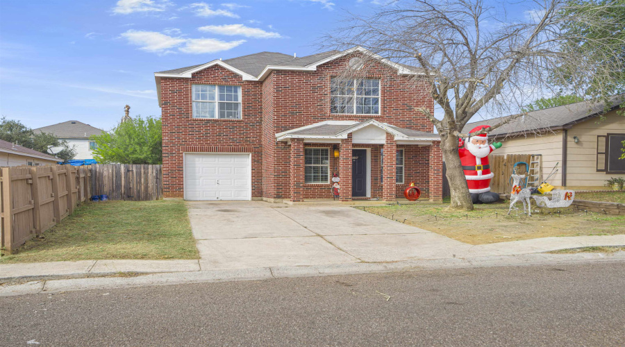 216 Red Cloud Dr, Laredo, Texas 78045-4184, 3 Bedrooms Bedrooms, 5 Rooms Rooms,2 BathroomsBathrooms,Residential,For Sale,216 Red Cloud Dr,20255301