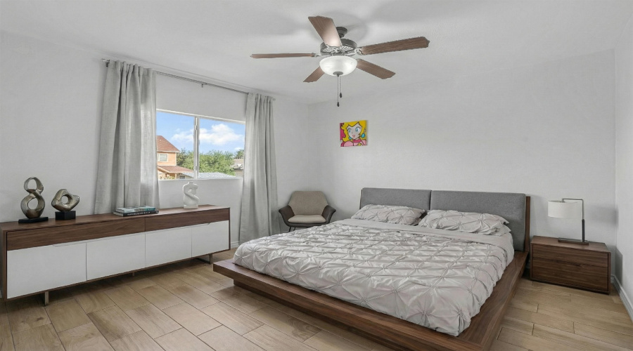 Virtual staging shown for visualization purposes only.