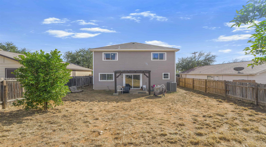 216 Red Cloud Dr, Laredo, Texas 78045-4184, 3 Bedrooms Bedrooms, 5 Rooms Rooms,2 BathroomsBathrooms,Residential,For Sale,216 Red Cloud Dr,20255301