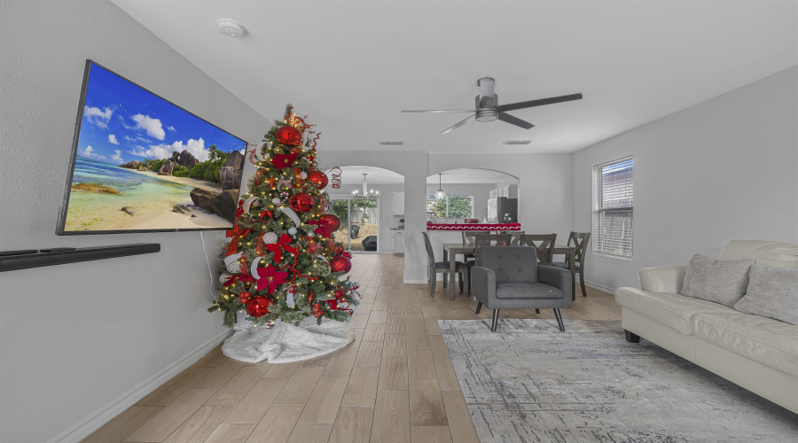 216 Red Cloud Dr, Laredo, Texas 78045-4184, 3 Bedrooms Bedrooms, 5 Rooms Rooms,2 BathroomsBathrooms,Residential,For Sale,216 Red Cloud Dr,20255301