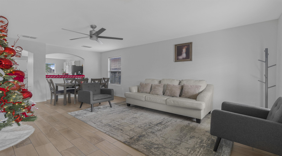 216 Red Cloud Dr, Laredo, Texas 78045-4184, 3 Bedrooms Bedrooms, 5 Rooms Rooms,2 BathroomsBathrooms,Residential,For Sale,216 Red Cloud Dr,20255301