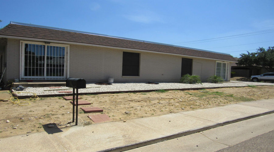2403 E Frost St, Laredo, Texas 78043, 2 Bedrooms Bedrooms, 4 Rooms Rooms,1 BathroomBathrooms,Residential,For Rent,2403 E Frost St,20255303