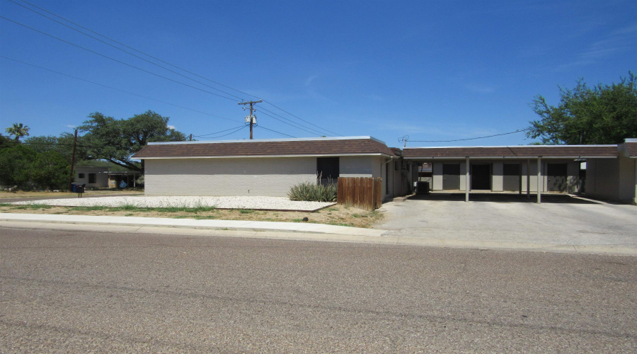 2401 E Frost St, Laredo, Texas 78043, 2 Bedrooms Bedrooms, 4 Rooms Rooms,1 BathroomBathrooms,Residential,For Rent,2401 E Frost St,20255304