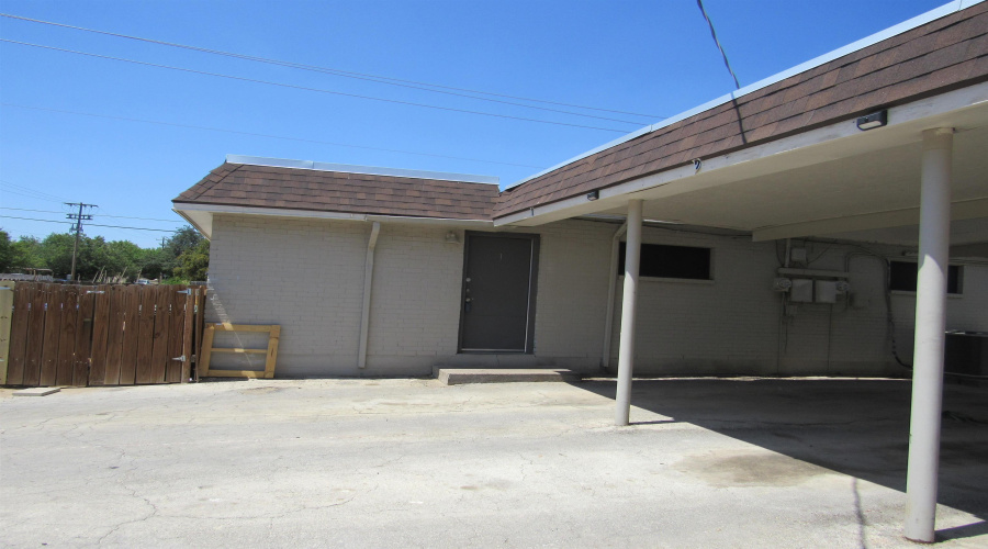 2401 E Frost St, Laredo, Texas 78043, 2 Bedrooms Bedrooms, 4 Rooms Rooms,1 BathroomBathrooms,Residential,For Rent,2401 E Frost St,20255304