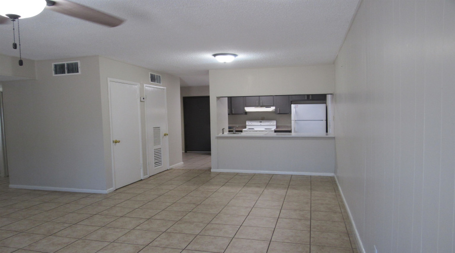 2401 E Frost St, Laredo, Texas 78043, 2 Bedrooms Bedrooms, 4 Rooms Rooms,1 BathroomBathrooms,Residential,For Rent,2401 E Frost St,20255304