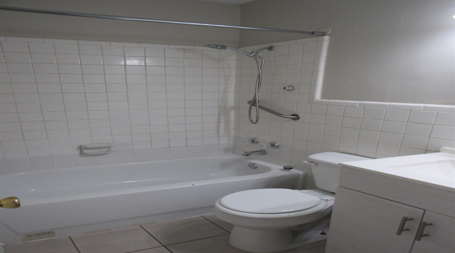 2401 E Frost St, Laredo, Texas 78043, 2 Bedrooms Bedrooms, 4 Rooms Rooms,1 BathroomBathrooms,Residential,For Rent,2401 E Frost St,20255304