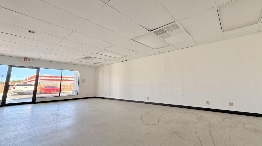 709 Alta Vista Dr, LAREDO, Texas 78045, 6 Rooms Rooms,1 BathroomBathrooms,Commercial retail/office,For Rent,709 Alta Vista Dr,20255306