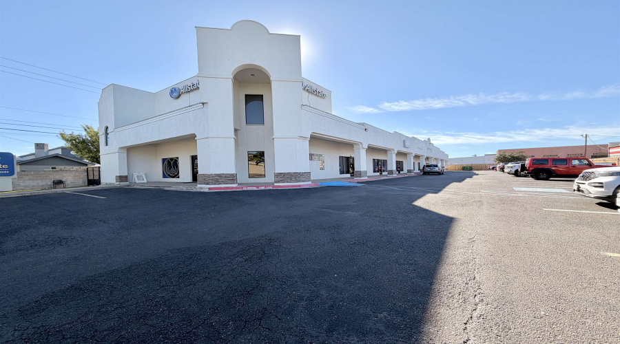 709 Alta Vista Dr, LAREDO, Texas 78045, 6 Rooms Rooms,1 BathroomBathrooms,Commercial retail/office,For Rent,709 Alta Vista Dr,20255306