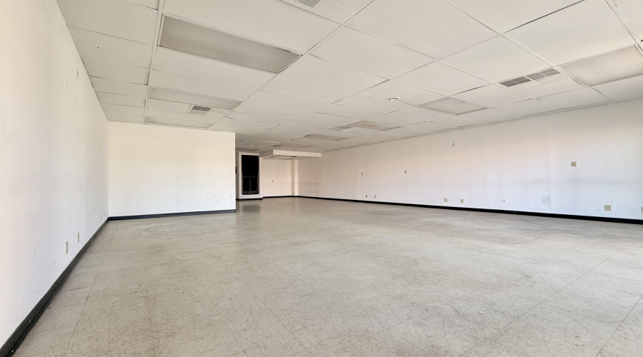 709 Alta Vista Dr, LAREDO, Texas 78045, 6 Rooms Rooms,1 BathroomBathrooms,Commercial retail/office,For Rent,709 Alta Vista Dr,20255306