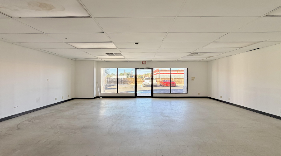 709 Alta Vista Dr, LAREDO, Texas 78045, 6 Rooms Rooms,1 BathroomBathrooms,Commercial retail/office,For Rent,709 Alta Vista Dr,20255306